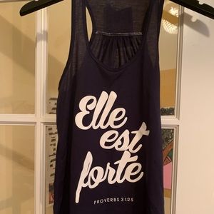 Elle es forte tank